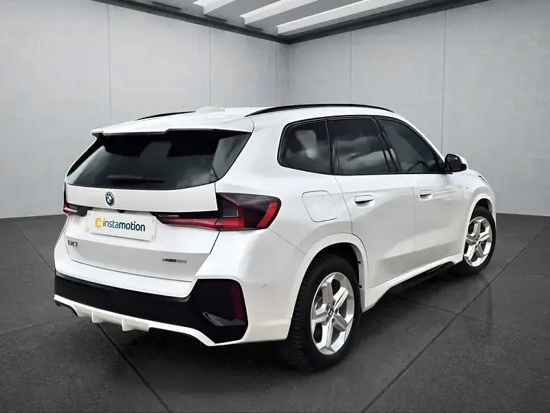 Gebraucht BMW iX1 230 kW (313 PS) 2024 Weiß SUV
