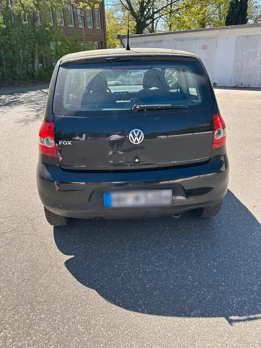 Gebraucht VW Fox 60 PS (44 kW) 2009 Schwarz Kleinwagen