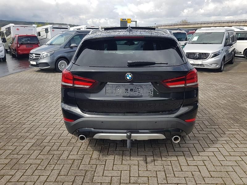 Second-hand BMW X1 xLine 190 CP (139 kW) 2021 Negru SUV