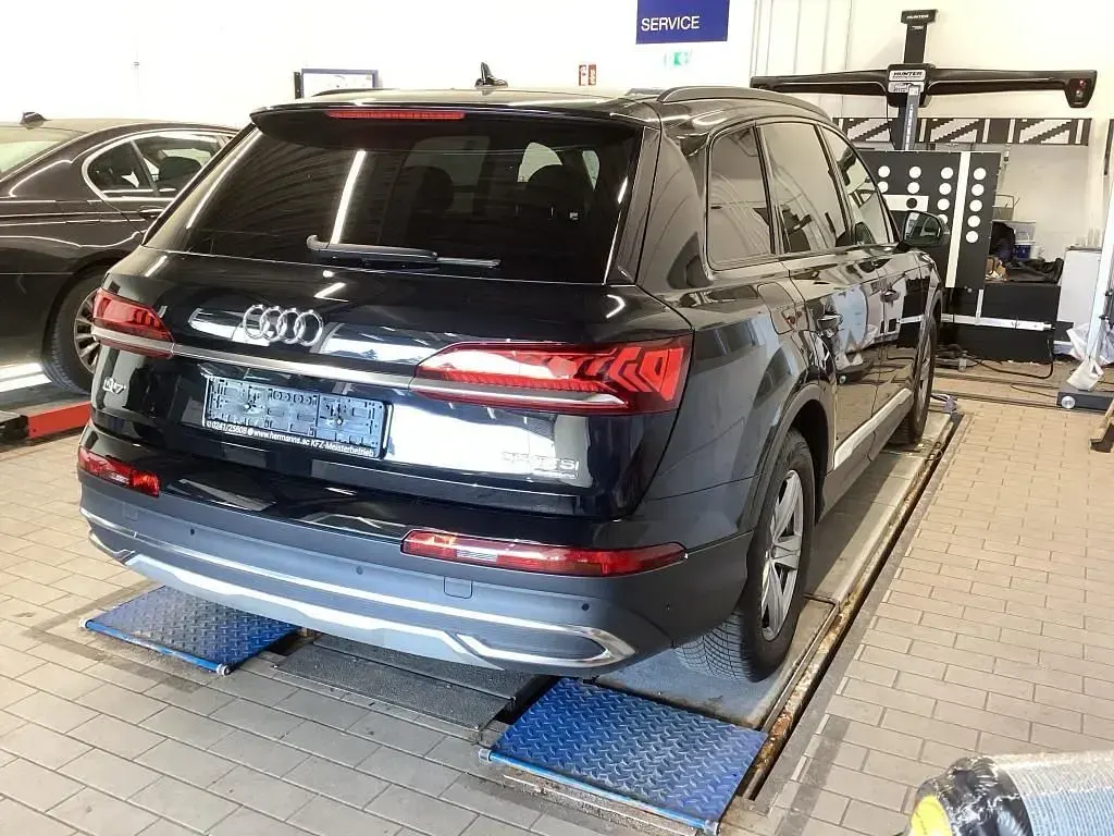 Gebraucht Audi Q7 Performance 340 PS (250 kW) 2023 Mythosschwarz metallic SUV