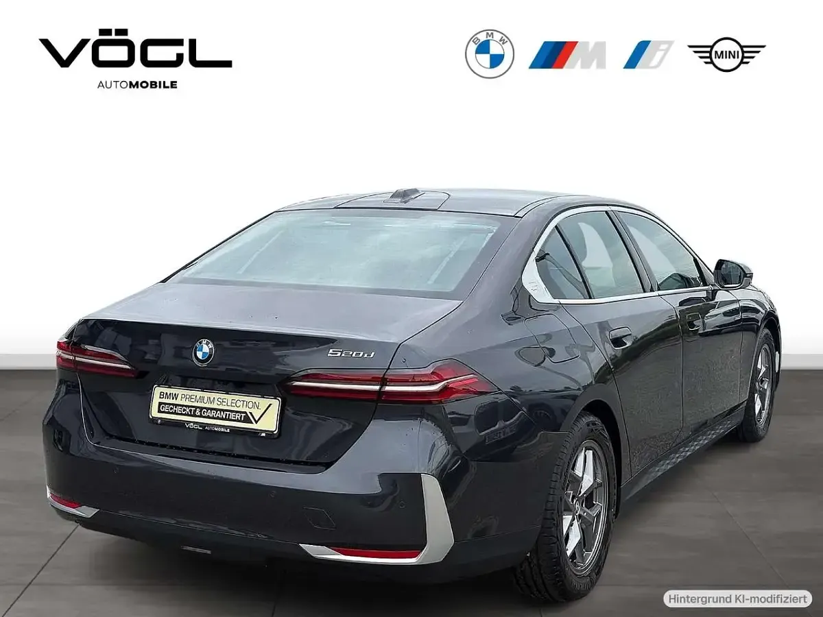 Gebraucht BMW 520 Sport Line 197 PS (144 kW) 2024 Sophistograu brillanteffekt Limousine