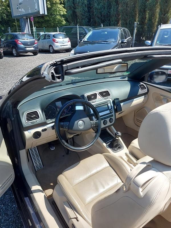 Gebraucht VW Eos 140 PS (102 kW) 2006 Blau Cabrio