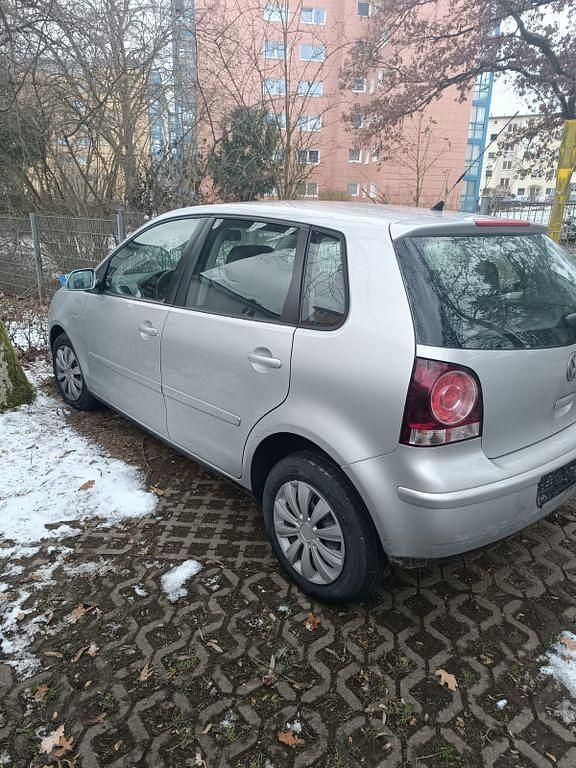 Grau Gebraucht 2008 VW Polo Limousine | 4.000 € (Teuer) - Bild 1/4