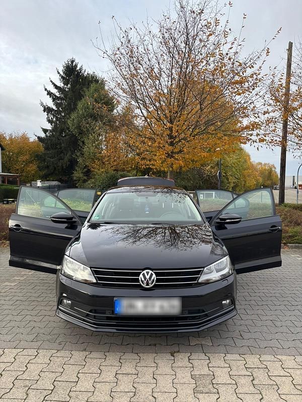 Gebraucht VW Jetta 105 PS (77 kW) 2014 Schwarz Limousine