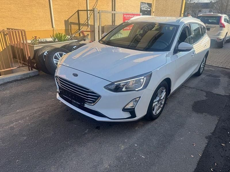 Gebraucht Ford Focus Cool & Connect 120 PS (88 kW) 2020 Weiß Limousine