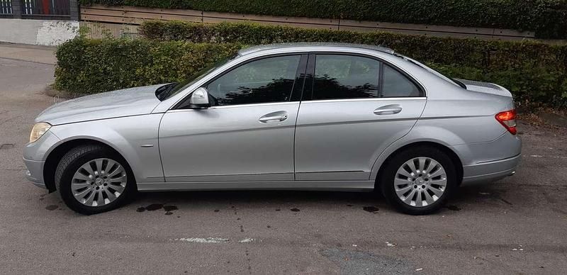 Silber Gebraucht 2008 Mercedes C220 Elegance Limousine | 6.200 € (Fairer Preis) - Bild 1/4