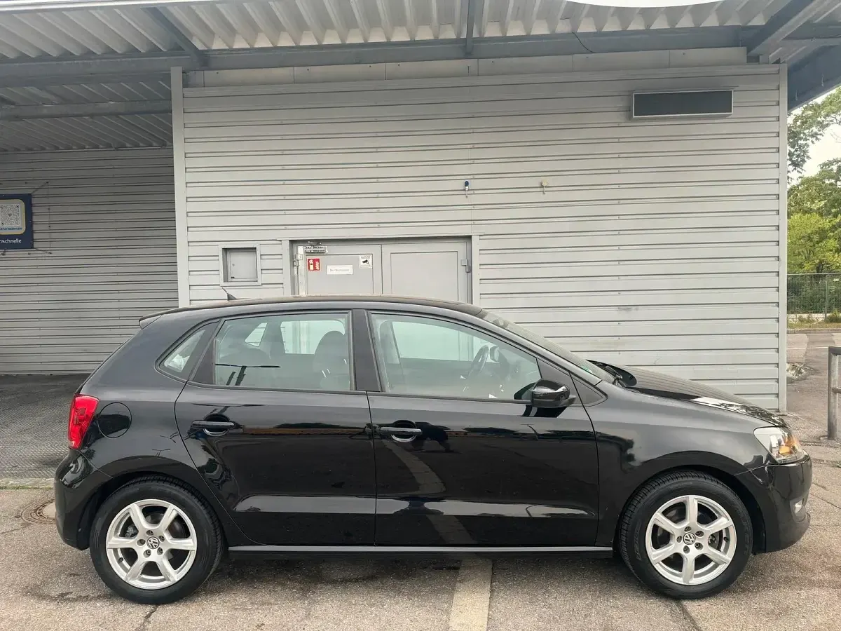 Gebraucht VW Polo 90 PS (66 kW) 2013 Schwarz Kleinwagen