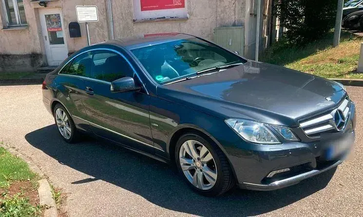Gebraucht Mercedes E250 Avantgarde 204 PS (150 kW) 2011 Grau Coupé