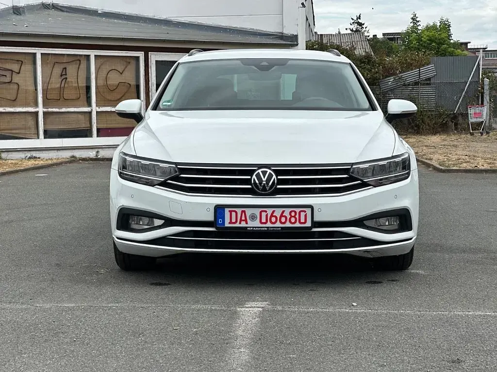 Gebraucht VW Passat Business 150 PS (110 kW) 2021 Weiß Kombi