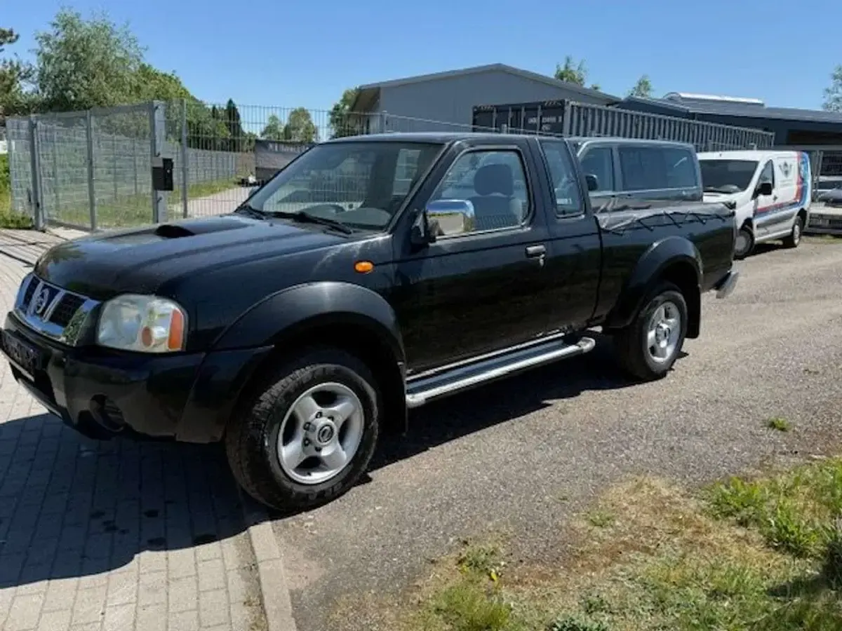 Gebraucht Nissan Navara 133 PS (97 kW) 2003 Schwarz Pickup