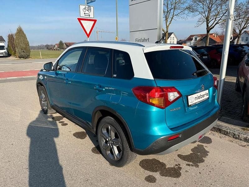 Gebraucht Suzuki Vitara Club 120 PS (88 kW) 2016 Blau SUV