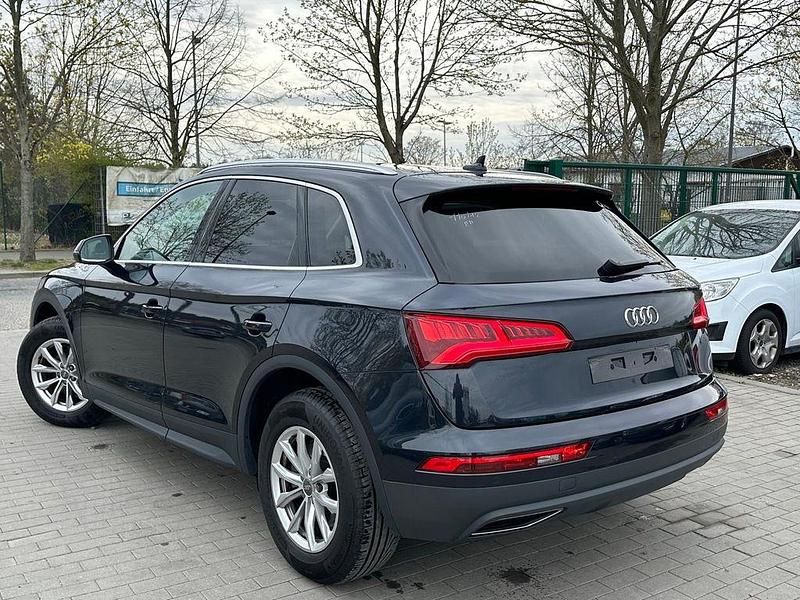 Gebraucht Audi Q5 Basis 163 PS (119 kW) 2020 Blau SUV