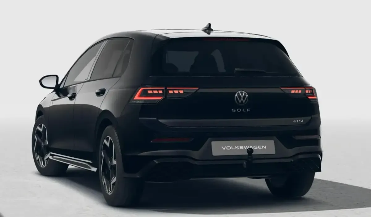 Neu VW Golf VIII R-line 150 PS (110 kW) 2026 Grenadilla black Limousine