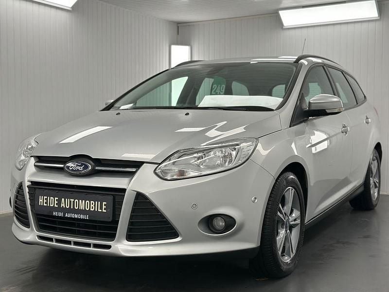 Second-hand Ford Focus SYNC Edition 125 CP (91 kW) 2013 Argintiu Berlinǎ