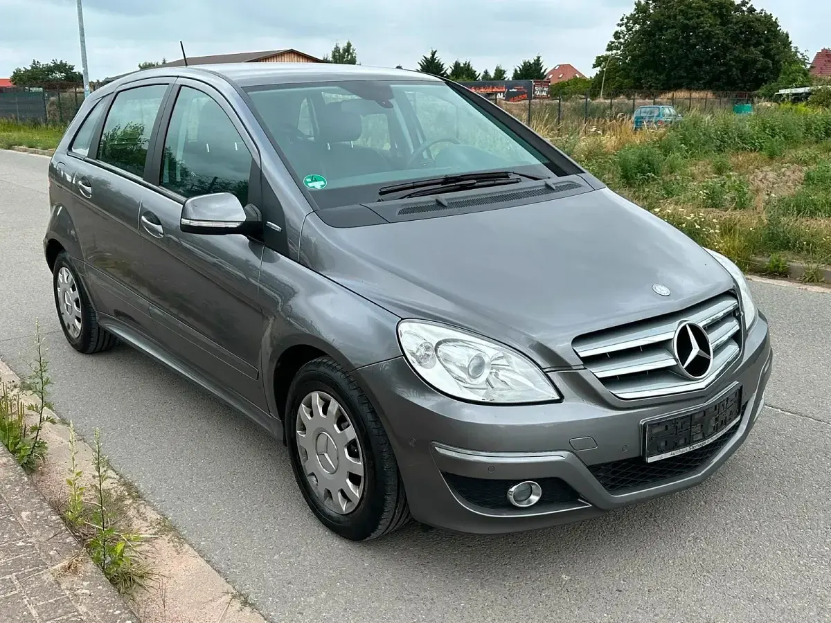 Gebraucht Mercedes B160 95 PS (69 kW) 2010 Silber Kleinwagen