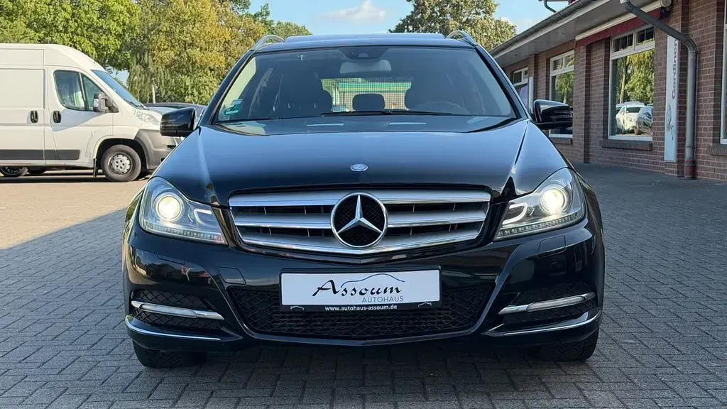 Gebraucht Mercedes C250 Avantgarde 204 PS (150 kW) 2012 Schwarz Kombi