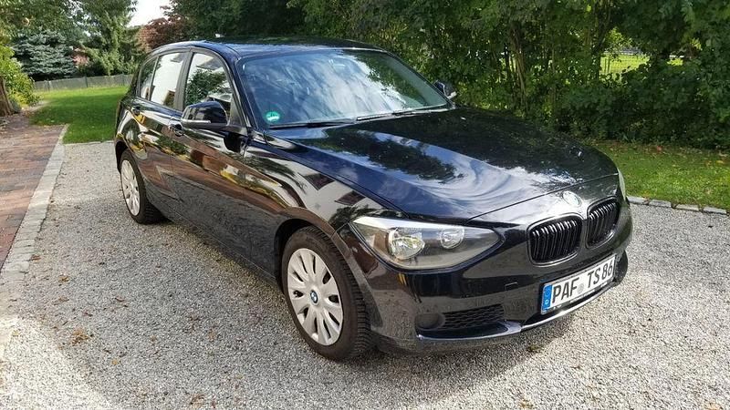 Schwarz Gebraucht 2012 BMW 116 Kleinwagen | 6.900 € (Fairer Preis) - Bild 1/4