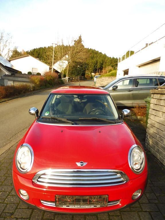Rot Gebraucht 2010 Mini ONE Kleinwagen | 2.950 € (Superpreis) - Bild 1/4