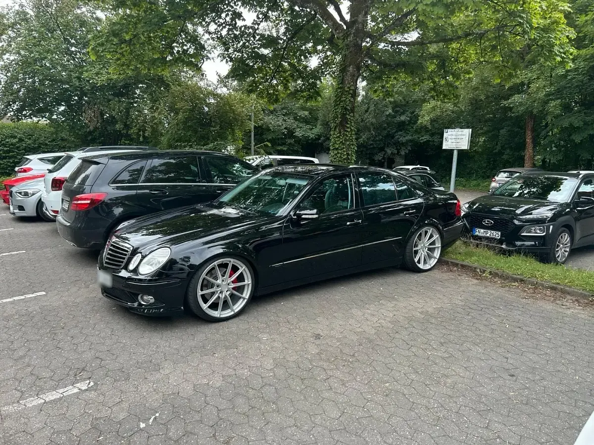 Gebraucht Mercedes E350 Avantgarde 272 PS (200 kW) 2008 Schwarz Limousine
