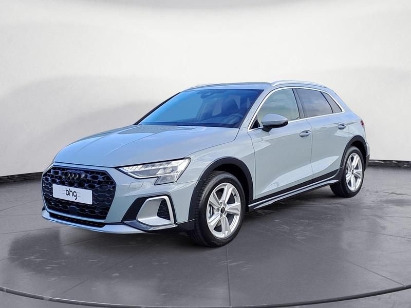 Grau Neu 2025 Audi A3 Ambiente Kombi | 39.888 € (Teuer) - Bild 1/4