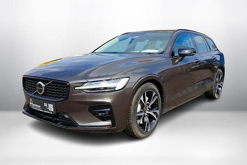 Gebraucht Volvo V60 Ultimate 197 PS (144 kW) 2024 Platinum grey / metallic Kombi