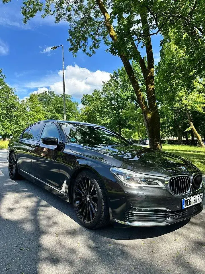 Gebraucht BMW 730 265 PS (194 kW) 2017 Limousine