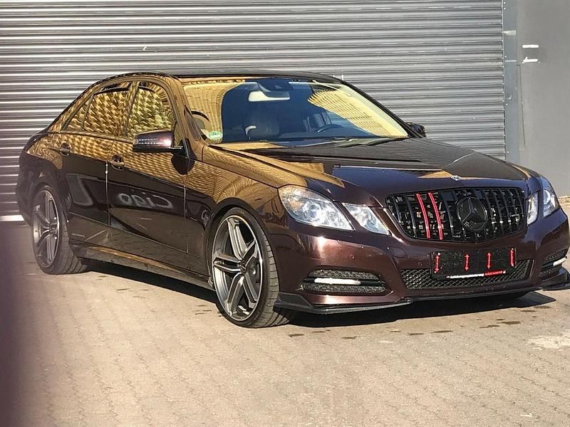 Gebraucht Mercedes E220 Avantgarde 170 PS (125 kW) 2012 Limousine