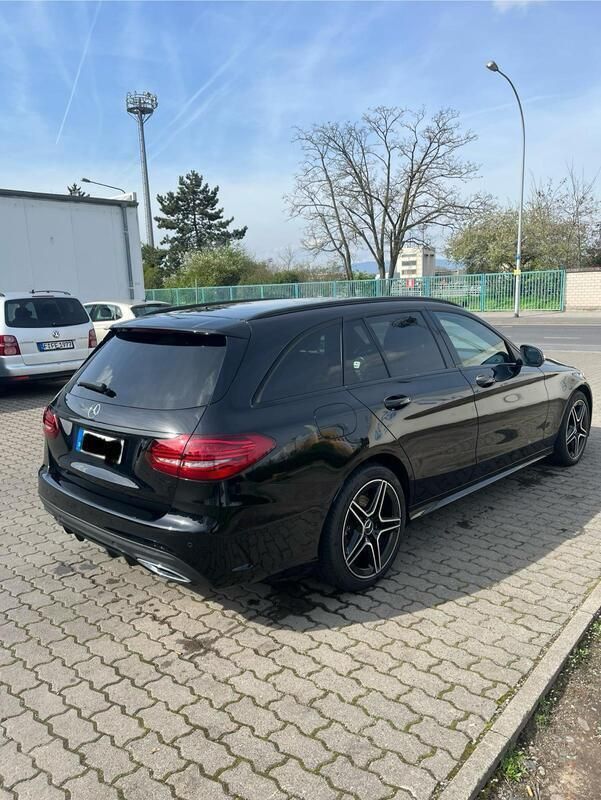 Schwarz Gebraucht 2020 Mercedes C220 AMG Kombi | 17.500 € (Fairer Preis) - Bild 1/4