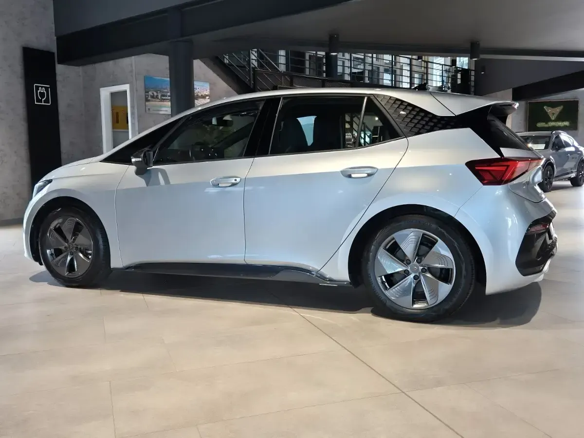 Gebraucht Cupra Born 150 kW (204 PS) 2024 Silber Kleinwagen