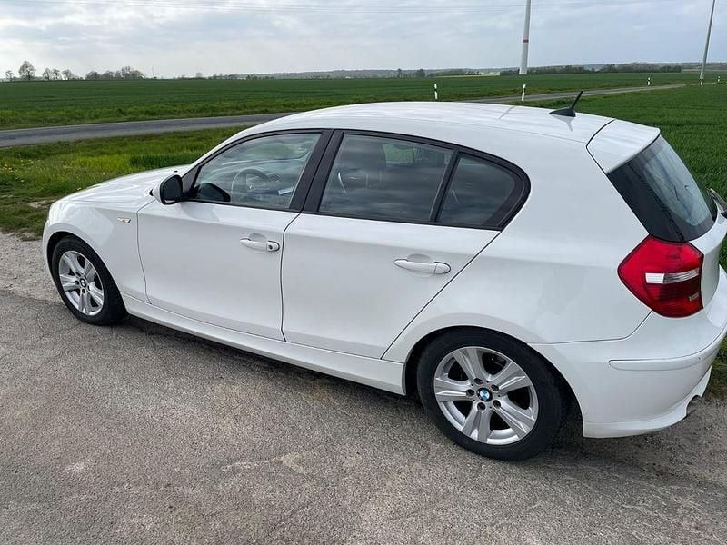 Second-hand BMW 118 Performance 143 CP (105 kW) 2011 Alb Hatchback