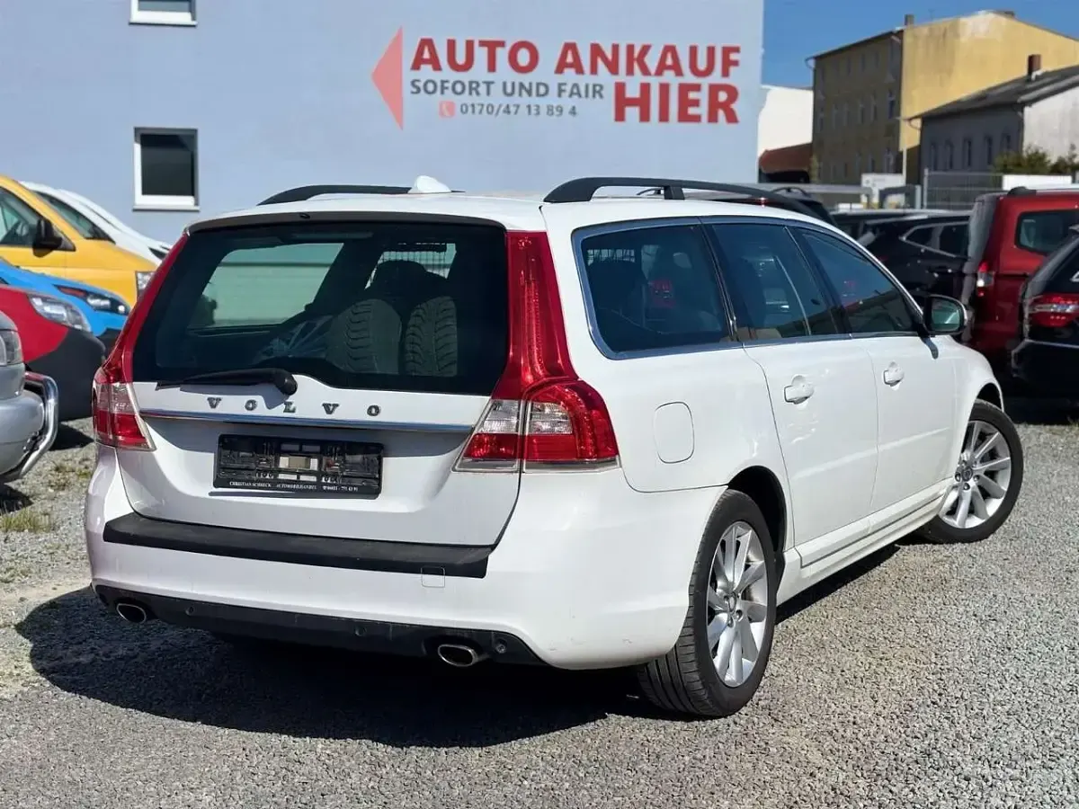 Gebraucht Volvo V70 181 PS (133 kW) 2015 Weiß Kombi