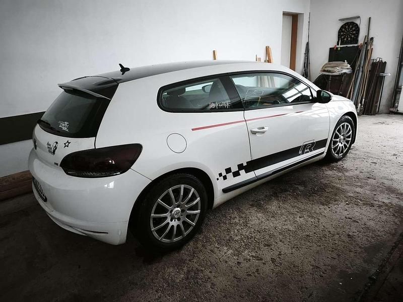 Gebraucht VW Scirocco 160 PS (117 kW) 2009 Weiß Coupé