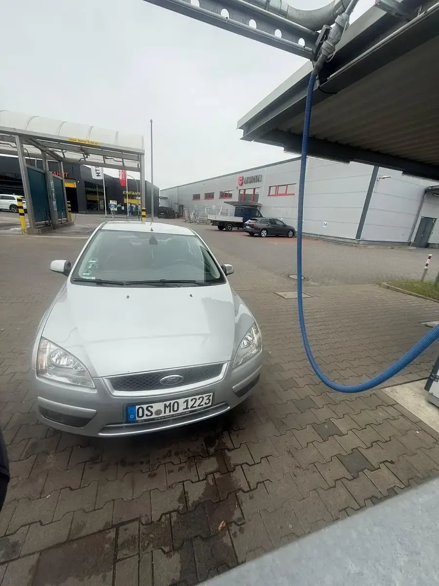 Gebraucht Ford Focus 90 PS (66 kW) 2006 Grau Kleinwagen