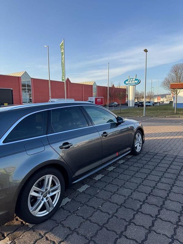 Gebraucht Audi A4 Design 190 PS (139 kW) 2016 Grau Kombi