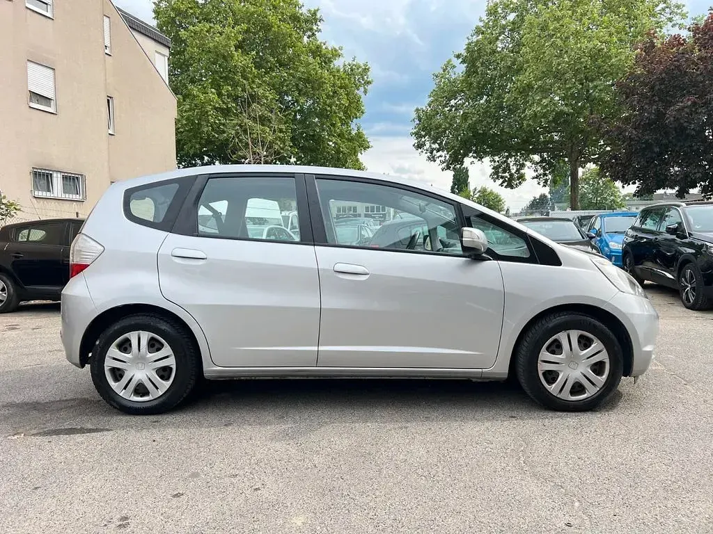 Second-hand Honda Jazz Comfort 99 CP (72 kW) 2009 Argintiu Hatchback