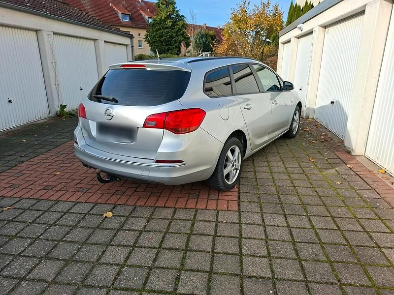 Gebraucht Opel Astra 164 PS (120 kW) 2012 Silber Kombi