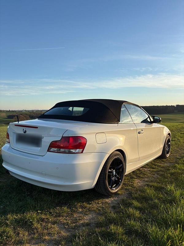 Gebraucht BMW 118 Cabriolet 143 PS (105 kW) 2010 Weiß Cabrio