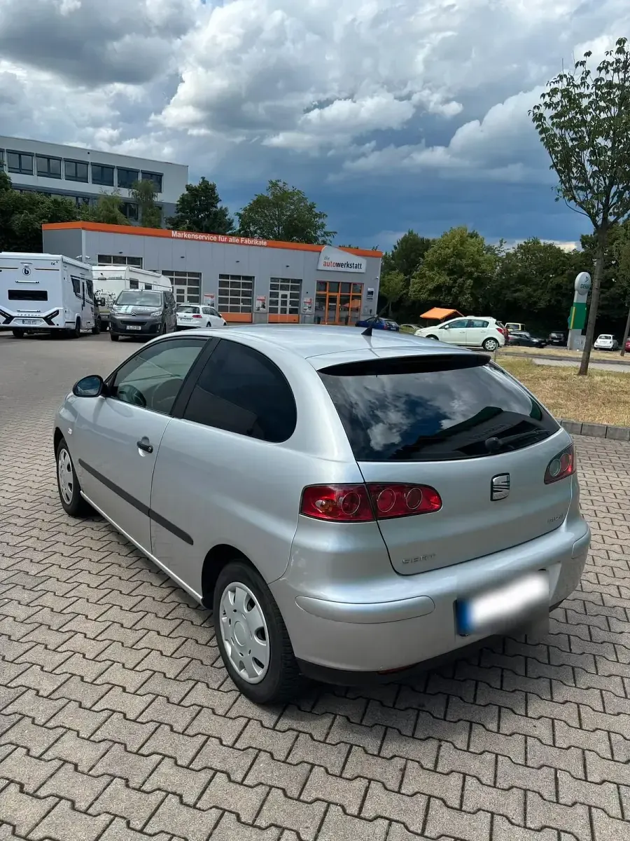 Gebraucht Seat Ibiza 69 PS (50 kW) 2004 Silber Kleinwagen
