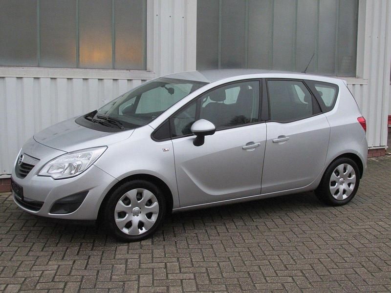 Silber Gebraucht 2012 Opel Meriva Edition Van / Kleinbus | 3.500 € (Superpreis) - Bild 1/4