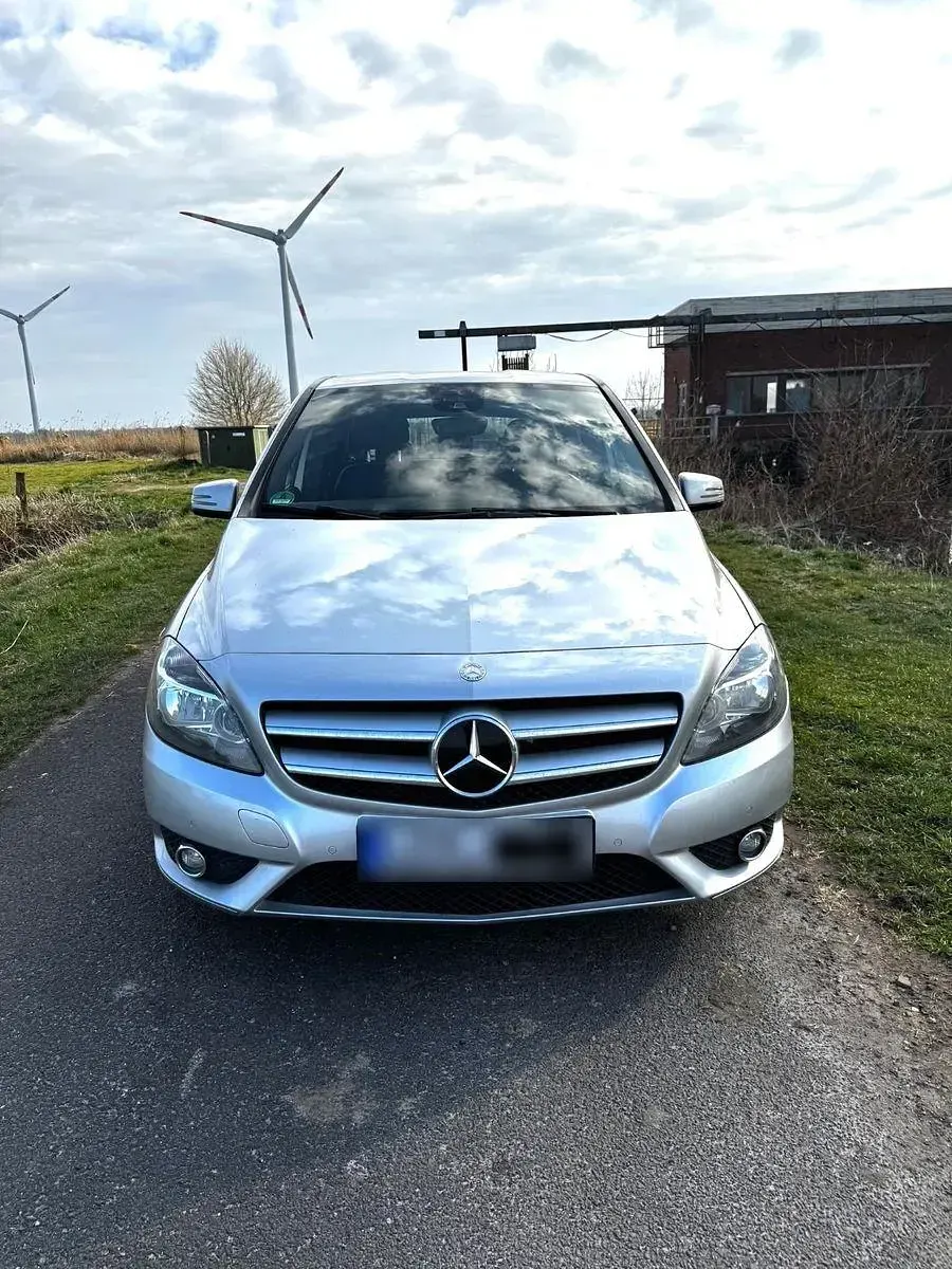 Gebraucht Mercedes B200 136 PS (100 kW) 2012 Silber Kleinwagen