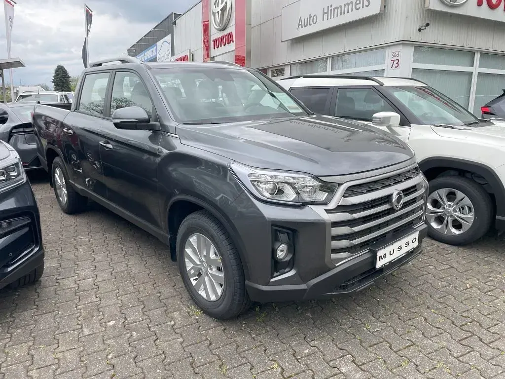 Neu KGM Musso 203 PS (149 kW) 2026 Grau Pickup