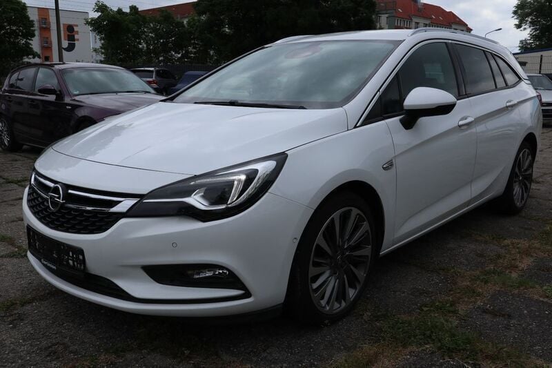 Weiß Gebraucht 2017 Opel Astra Innovation Kombi | 11.950 € (Guter Preis) - Bild 1/4