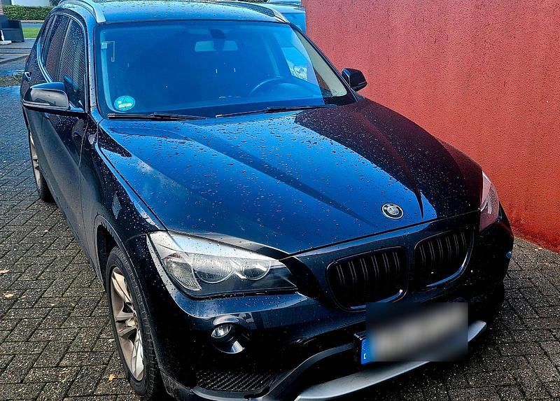 Schwarz Gebraucht 2012 BMW X1 SUV | 4.350 € (Guter Preis) - Bild 1/4