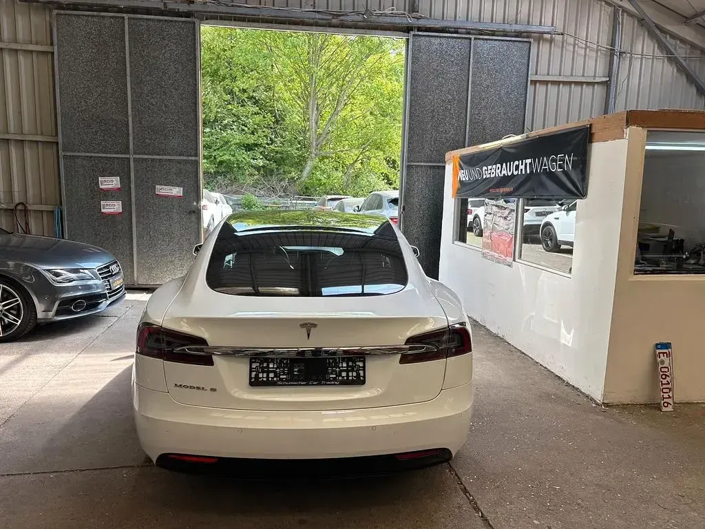 Second-hand Tesla Model S Performance 344 kW (469 CP) 2018 Alb Hatchback