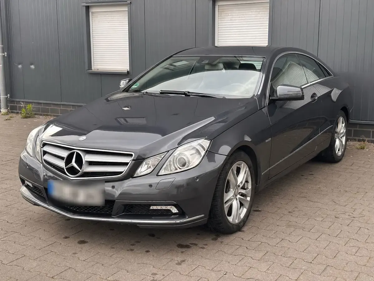 Second-hand Mercedes E250 204 CP (150 kW) 2011 Gri Coupe