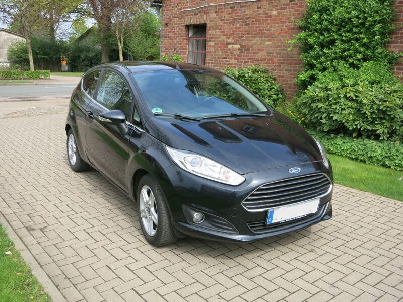 Schwarz Gebraucht 2013 Ford Fiesta Titanium Kleinwagen | 5.450 € (Fairer Preis) - Bild 1/4