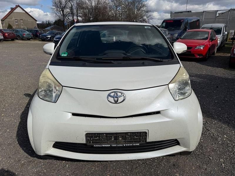 Gebraucht Toyota iQ 68 PS (50 kW) 2009 Weiß Kleinwagen