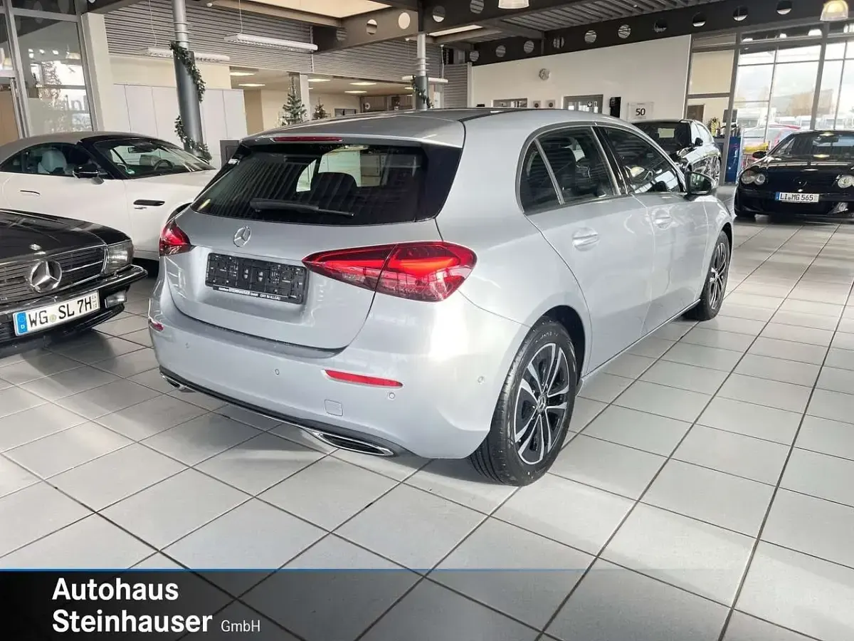 Gebraucht Mercedes A180 Progressive 116 PS (85 kW) 2024 Lack hightechsilber Limousine