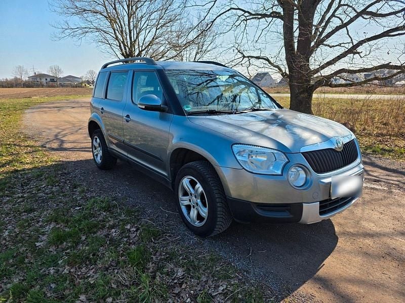 Gebraucht Skoda Yeti 105 PS (77 kW) 2013 Grau SUV