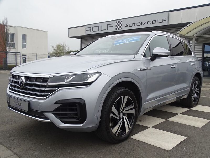 Silber antimonsilber metallic (metallic) Gebraucht 2019 VW Touareg R-line SUV | 48.980 € (Fairer Preis) - Bild 1/3